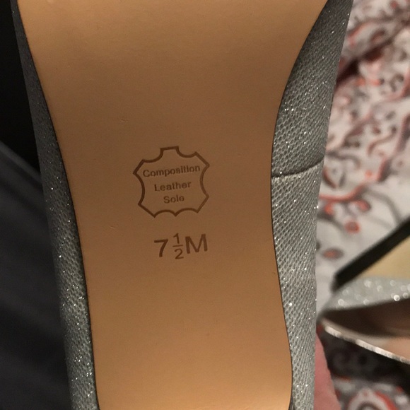 Heels - Picture 3 of 3